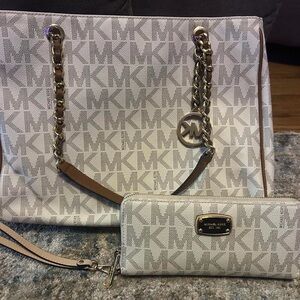 Michael Kors Cream and Tan Shoulder Bag Set
